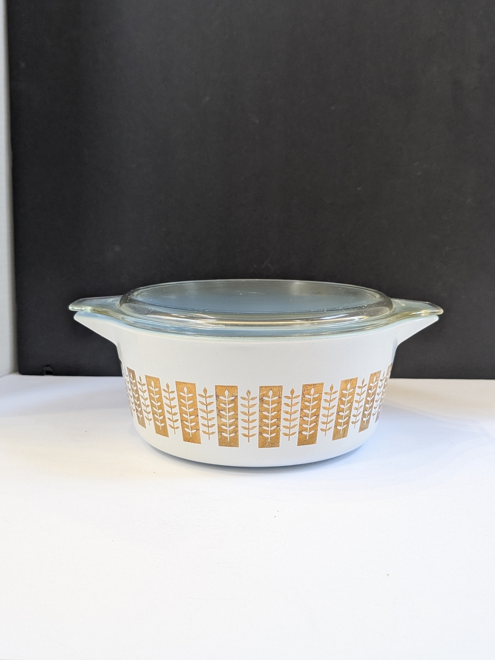 Pyrex Promotional Gold Leaf Delphite Blue Gourmet Casserole 2.5 QT with lid USA